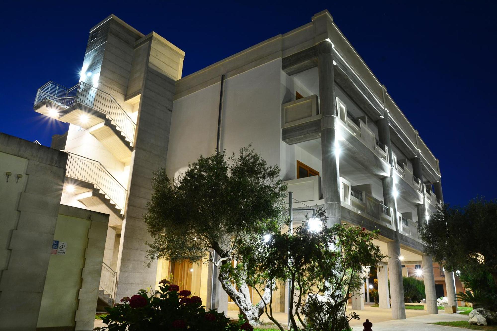 Hotel Thalas Club Torre dell'Orso Exteriör bild