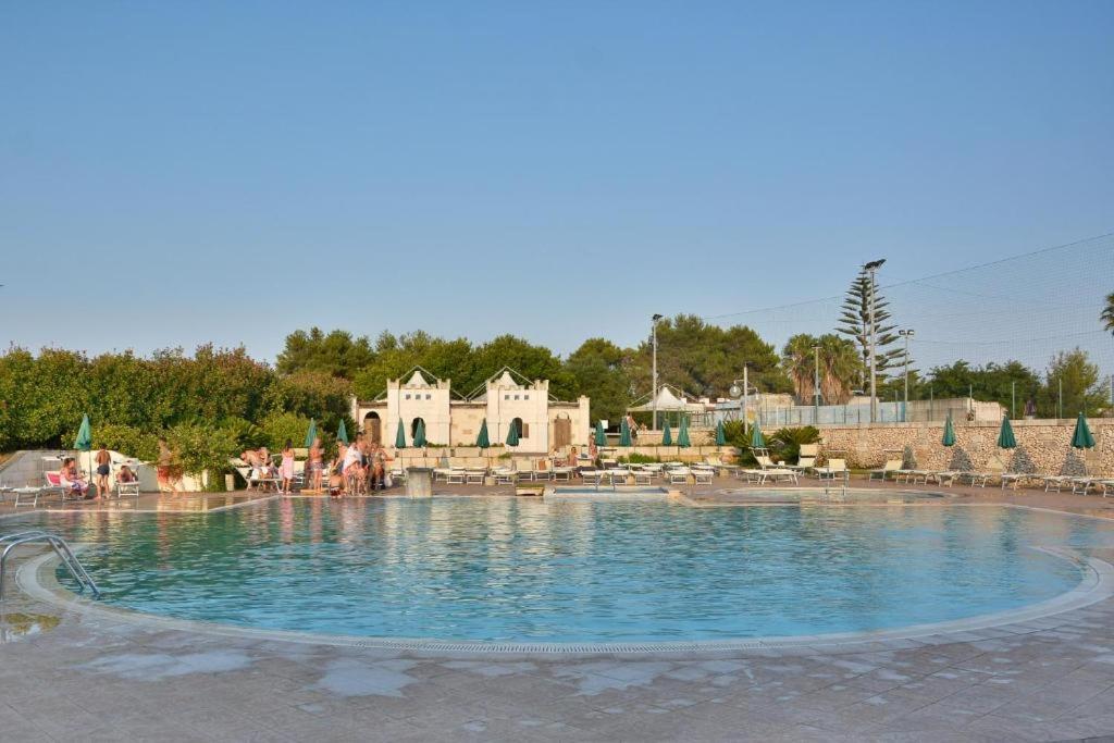Hotel Thalas Club Torre dell'Orso Exteriör bild