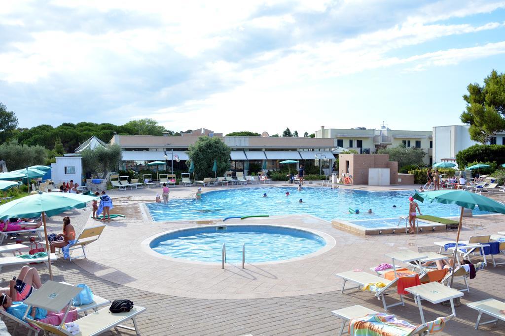 Hotel Thalas Club Torre dell'Orso Exteriör bild